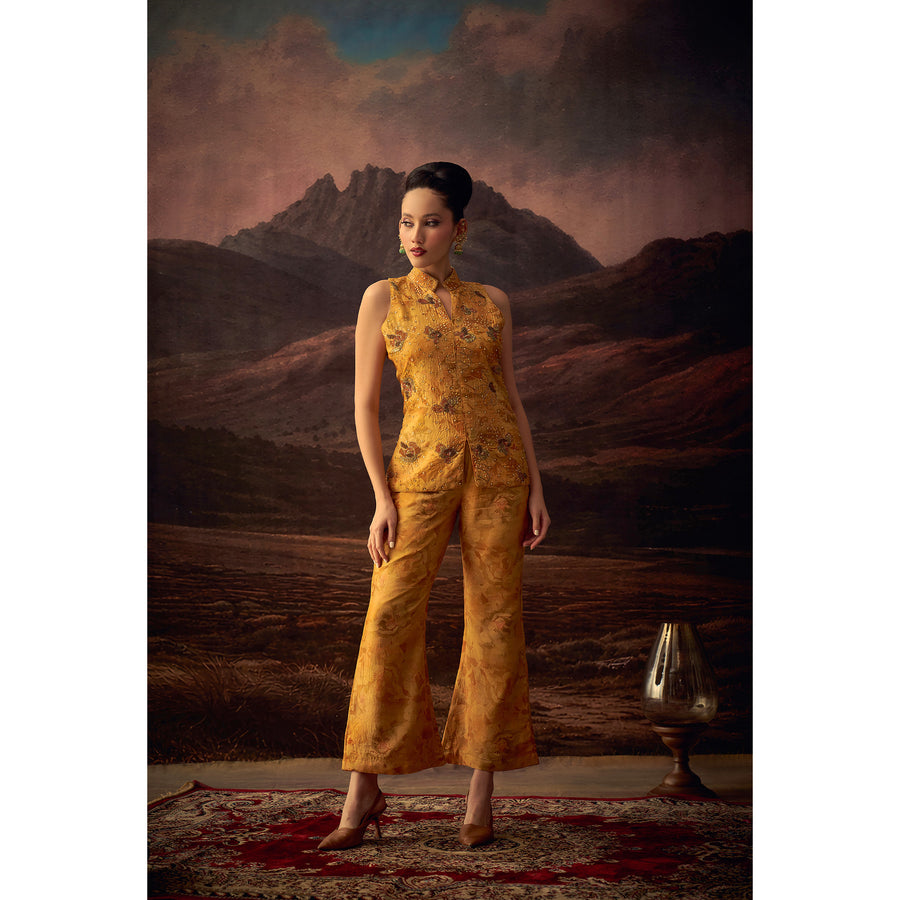 Svarna – Hand-Embroidered Heritage Co-ord Set