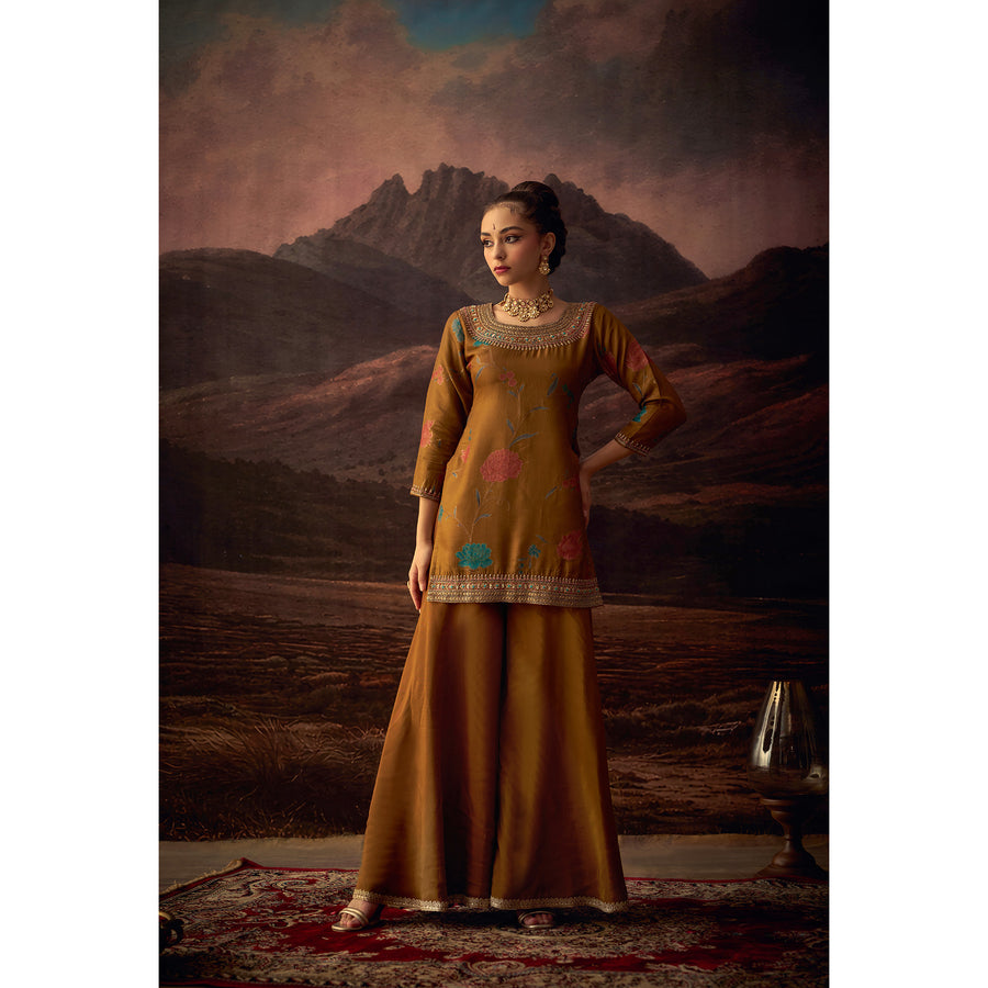 Kanak Vana – Embroidered Silk Kurta Set