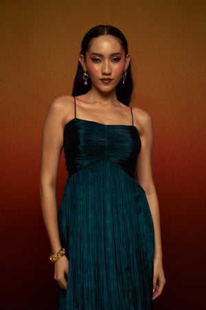 Ethereal Natural Crepe Dress – Timeless Elegance in Fluid Silhouette